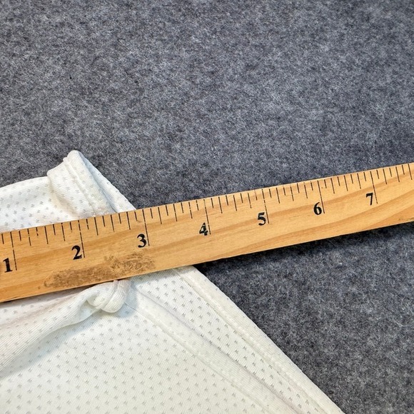 Vuori Womens White Micro Mesh Athletic Shorts Elastic Waist Logo Size S Active - Picture 9 of 10